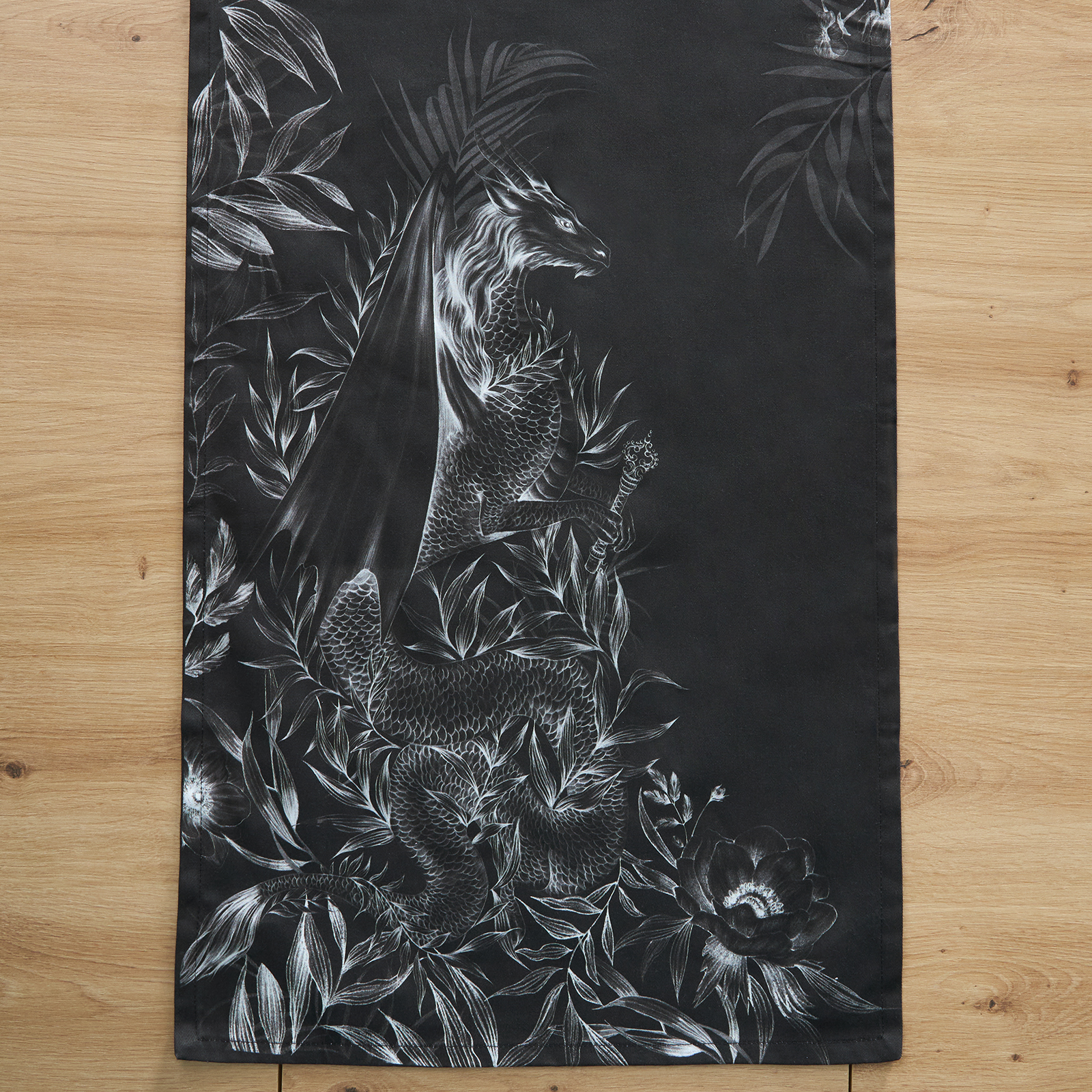 Скатерть-дорожка Black Dragons CozyHome, цвет черный, размер 45х150 - фото 2