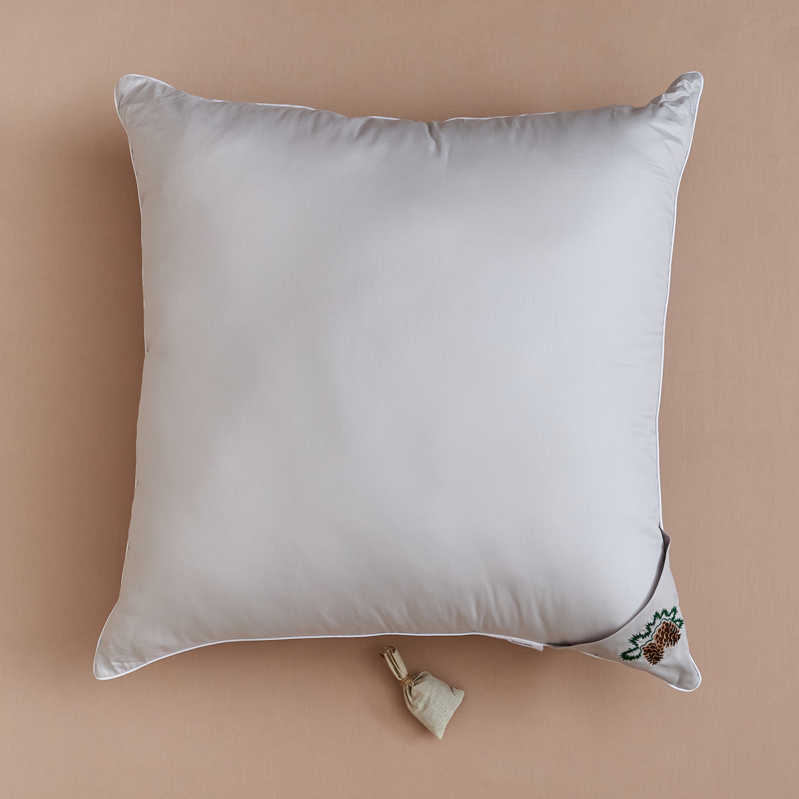 Подушка с кантом Forza di cedro CozyHome, цвет серебристо-серый, размер 68х68 - фото 1